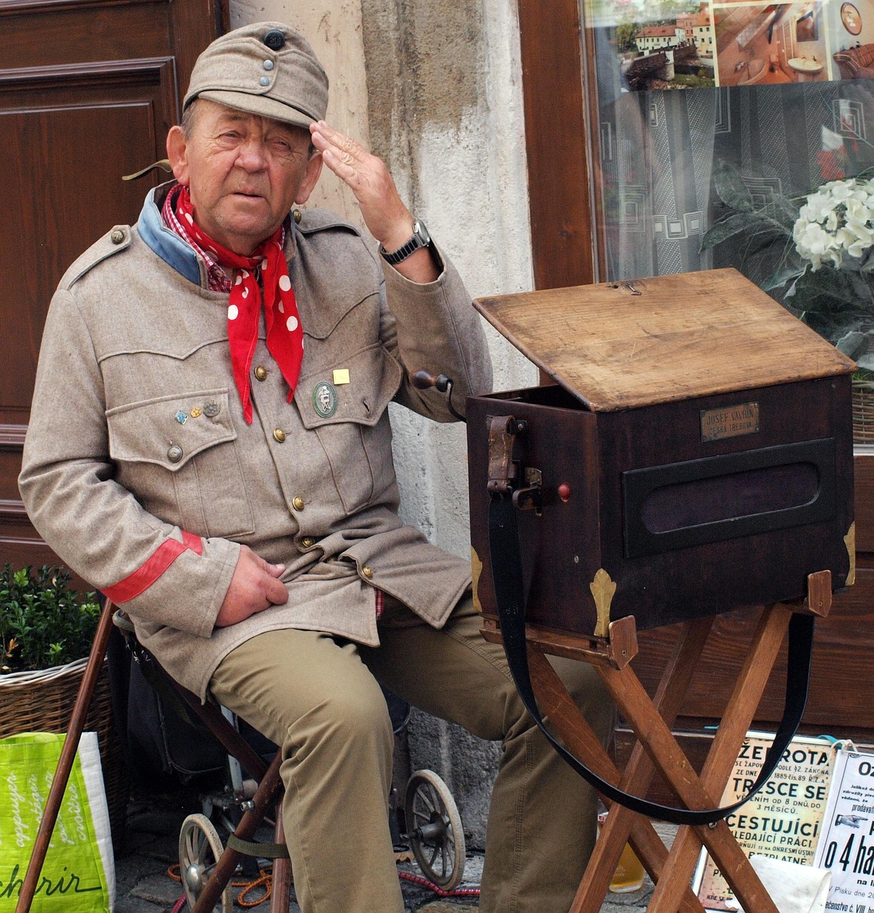 时光交汇的温暖——3岁孙女见29岁爷爷